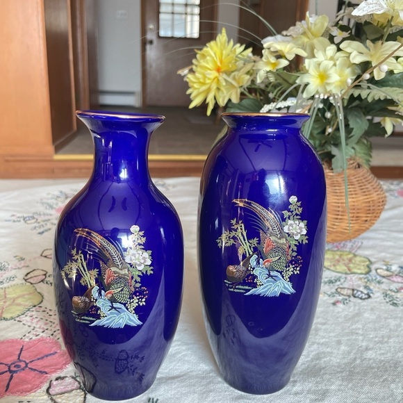 Other - Vintage Asian Cobalt Blue
Pheasant Bird Vase Jar Pink
Floral Gold Accents set 2
